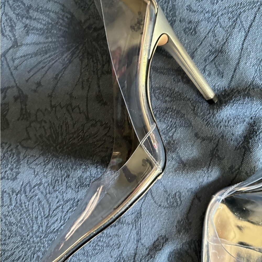 Cinder-F*cking-rella good American silver/clear pumps - Picture 8 of 8